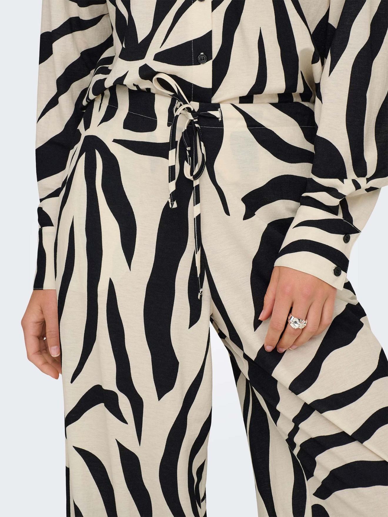 Cal�as de Perna Larga com Padr�o Zebra