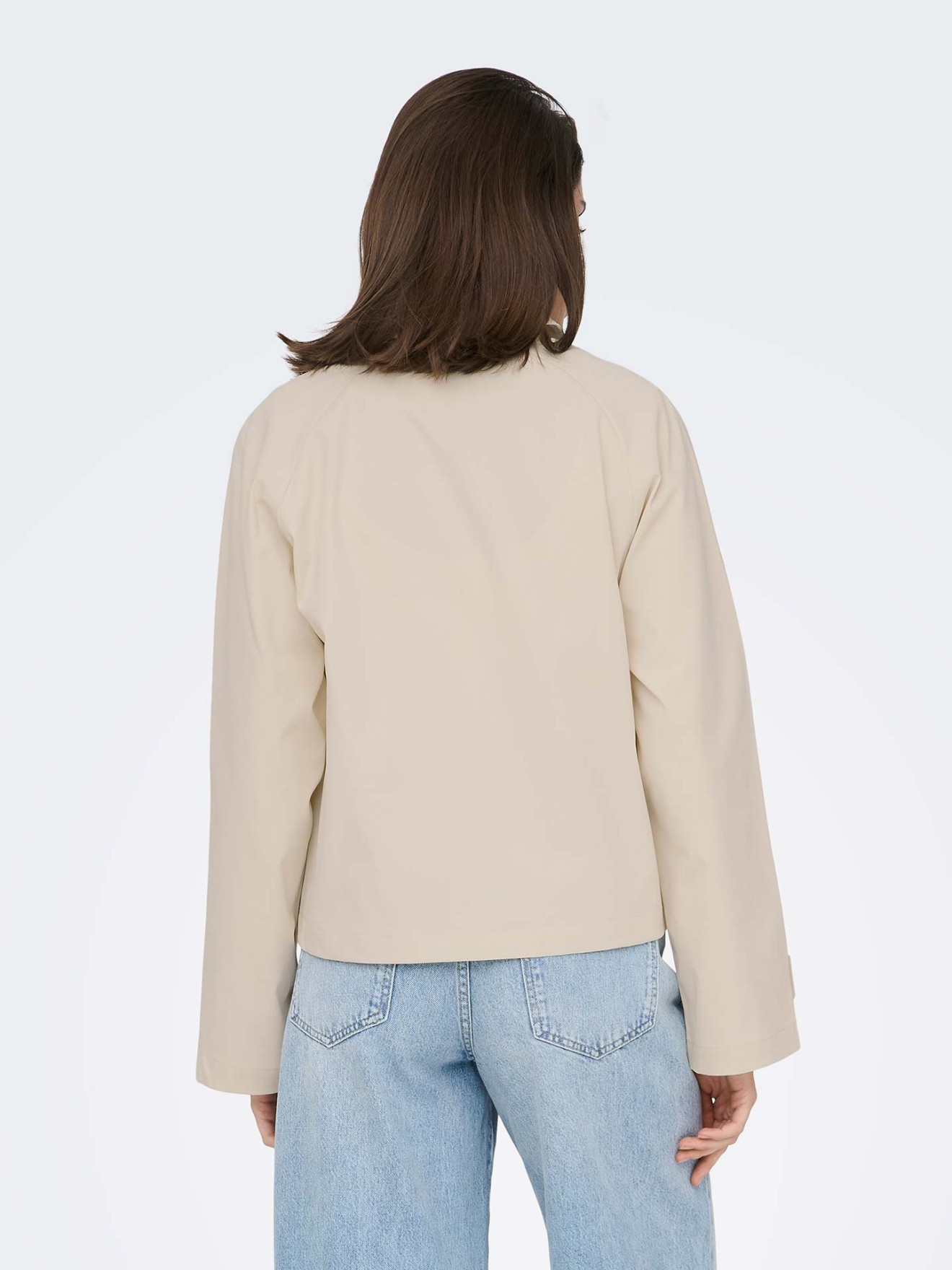 Trench Coat Curto com Abotoadura Dupla