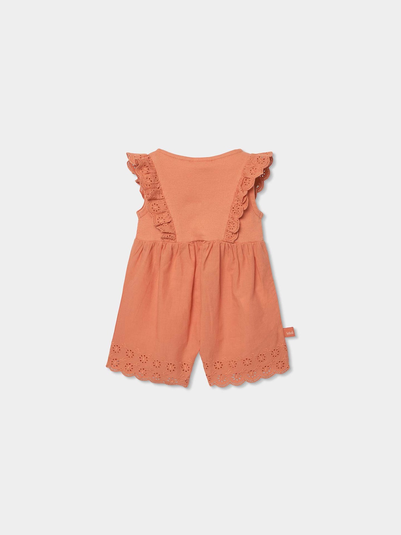 Macac�o Curto com Folhos Bordados