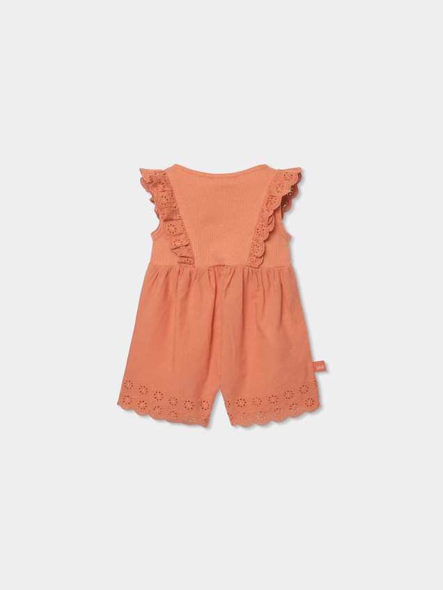 Macacão Curto com Folhos Bordados