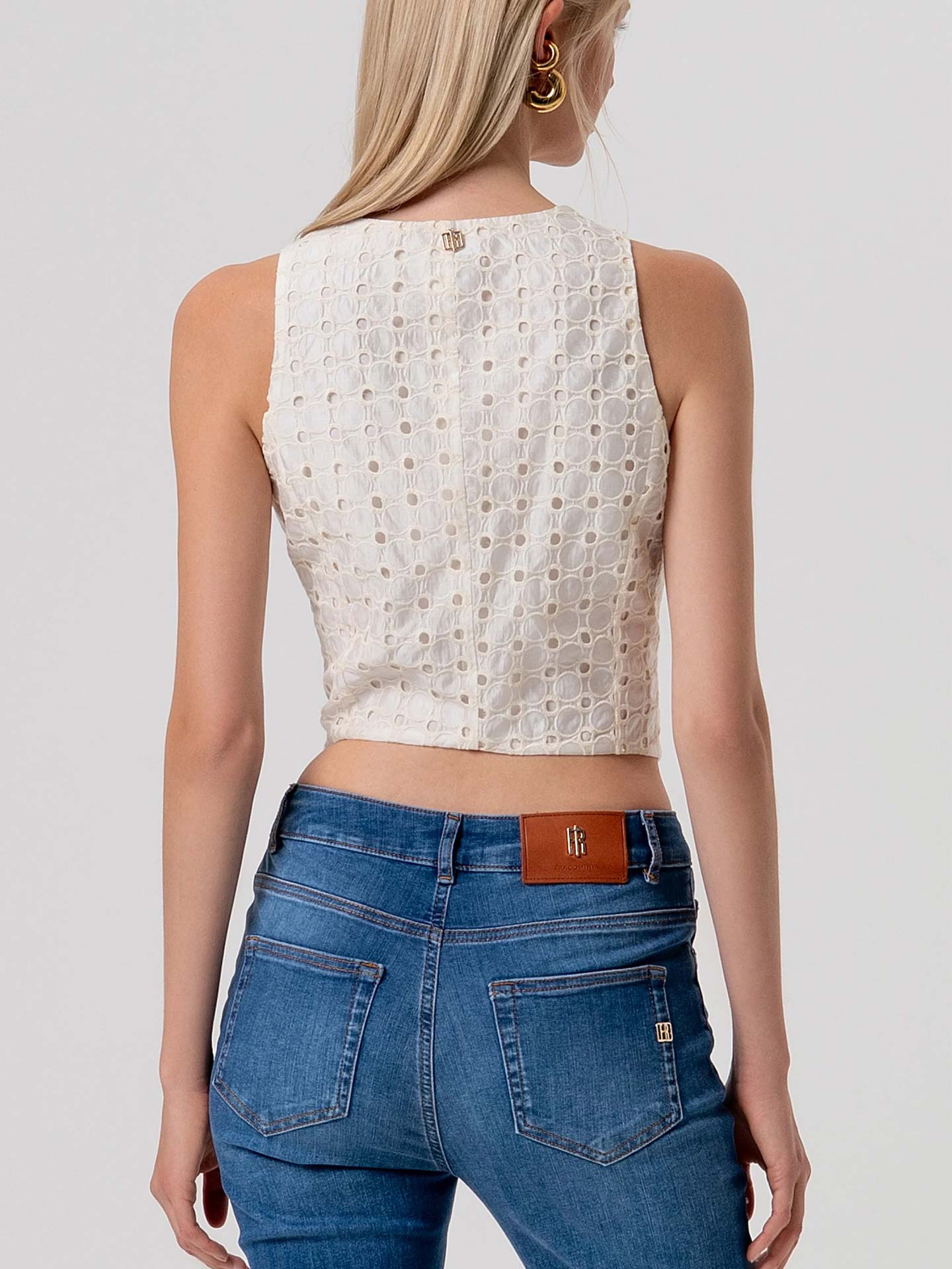 Top Cropped com Bordado Inglês