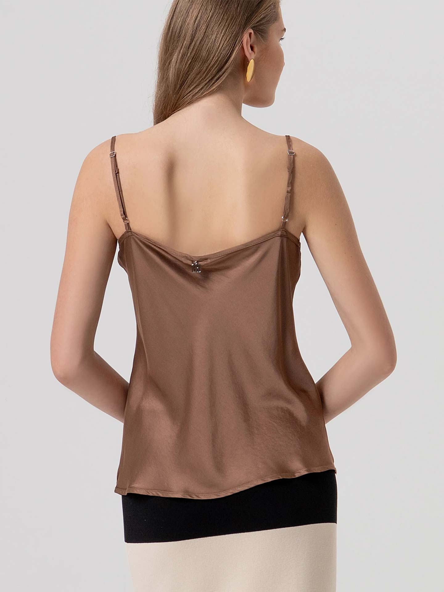 Top de Alças Finas e Decote em V