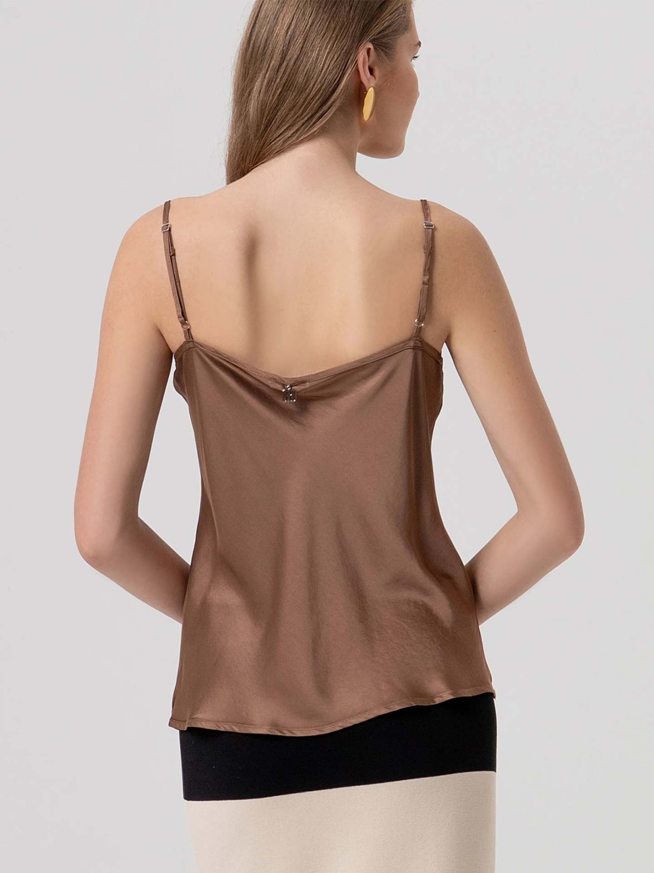 Top de Alças Finas e Decote em V