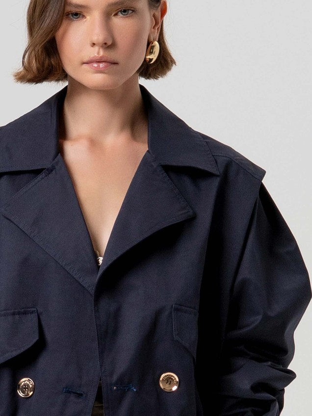 Blusão Cropped com Gola de Lapela