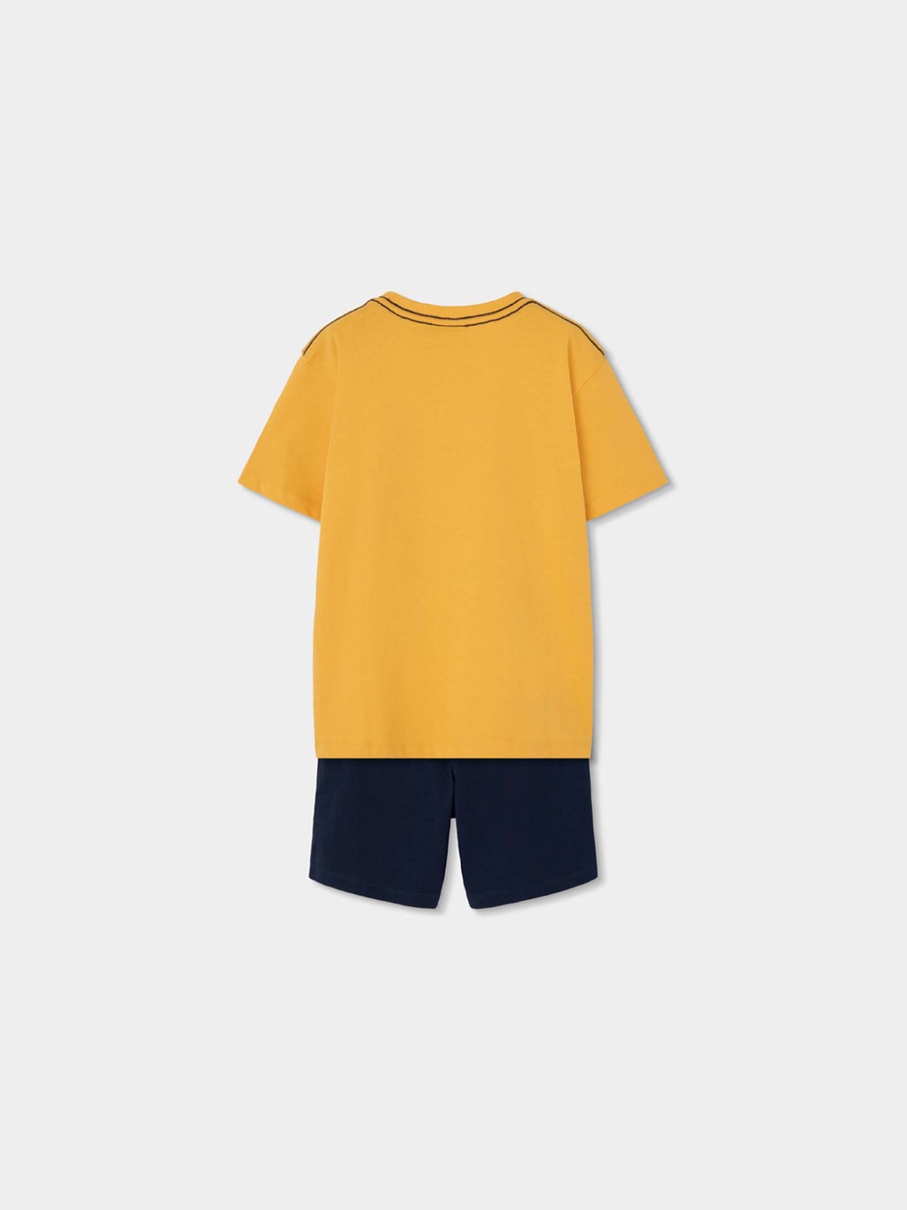 Conjunto de T-shirt e Calções