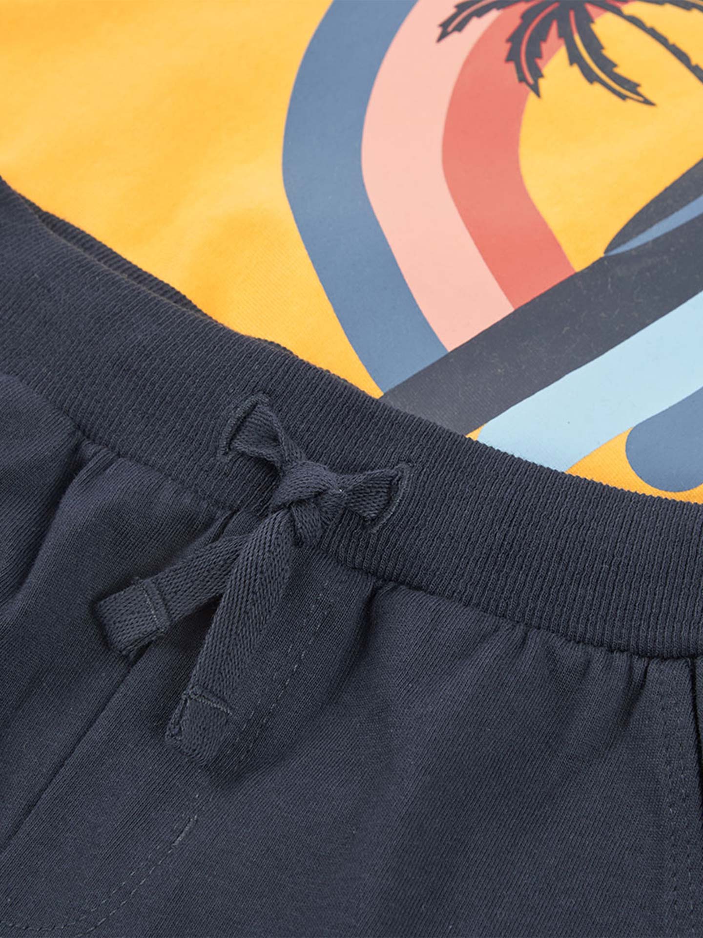 Conjunto de T-shirt e Calções