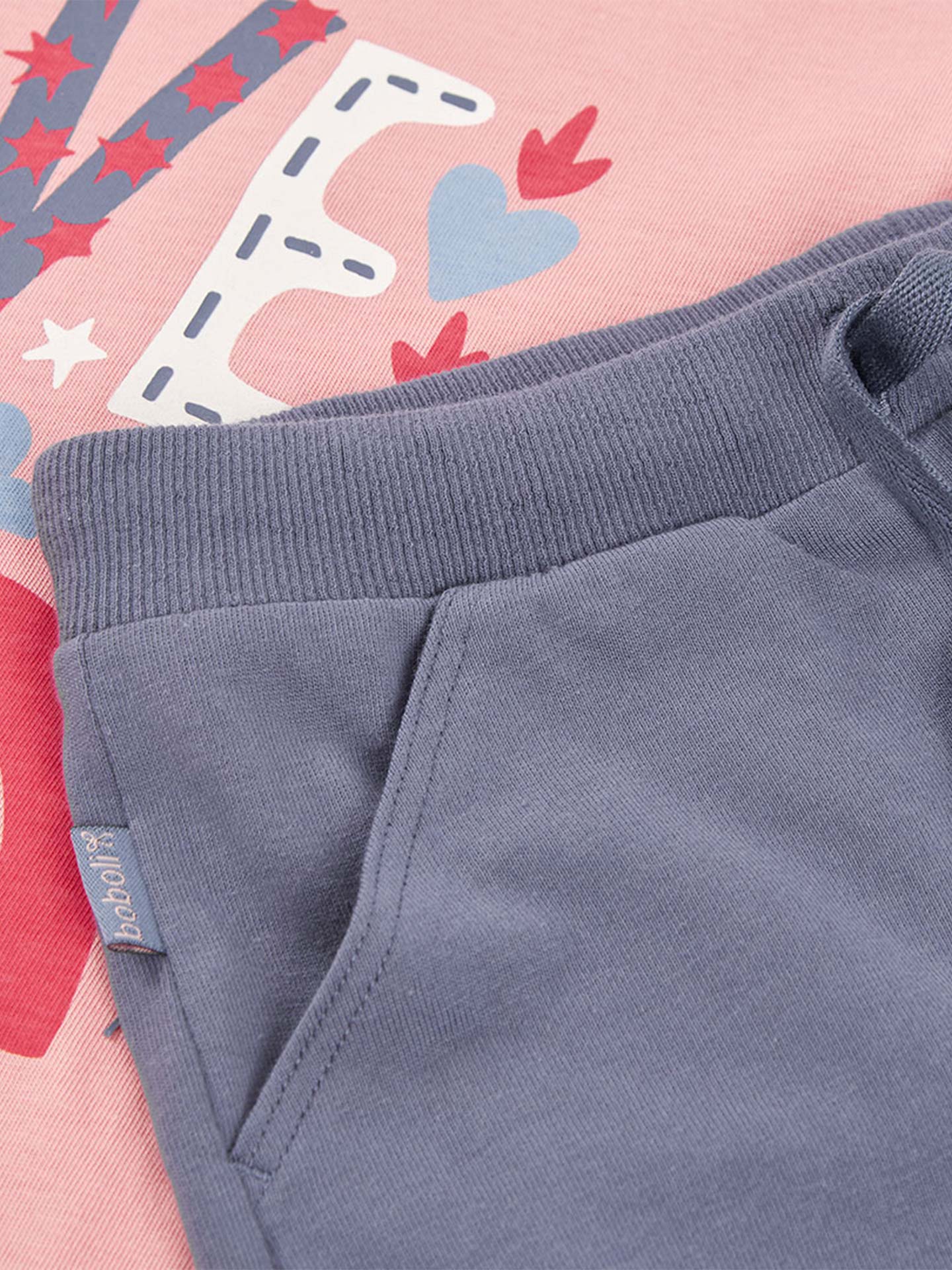 Conjunto de T-shirt e Calções
