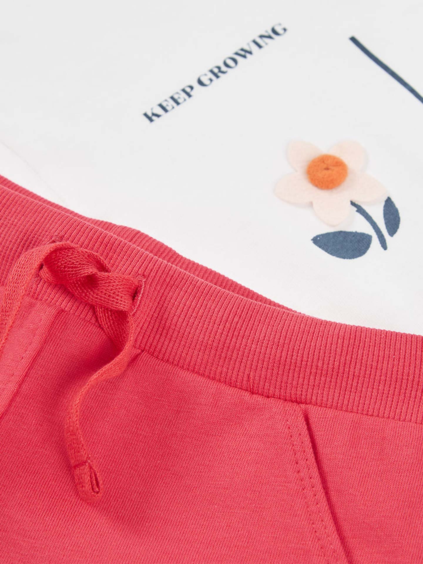 Conjunto de T-shirt e Calções