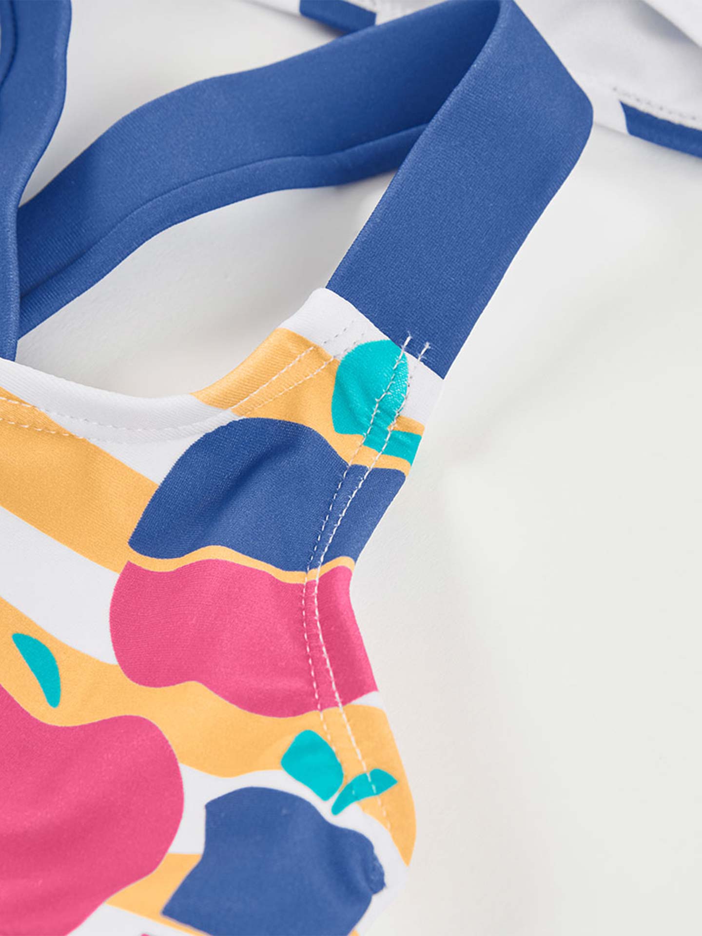 Biquíni com Padrão de Riscas