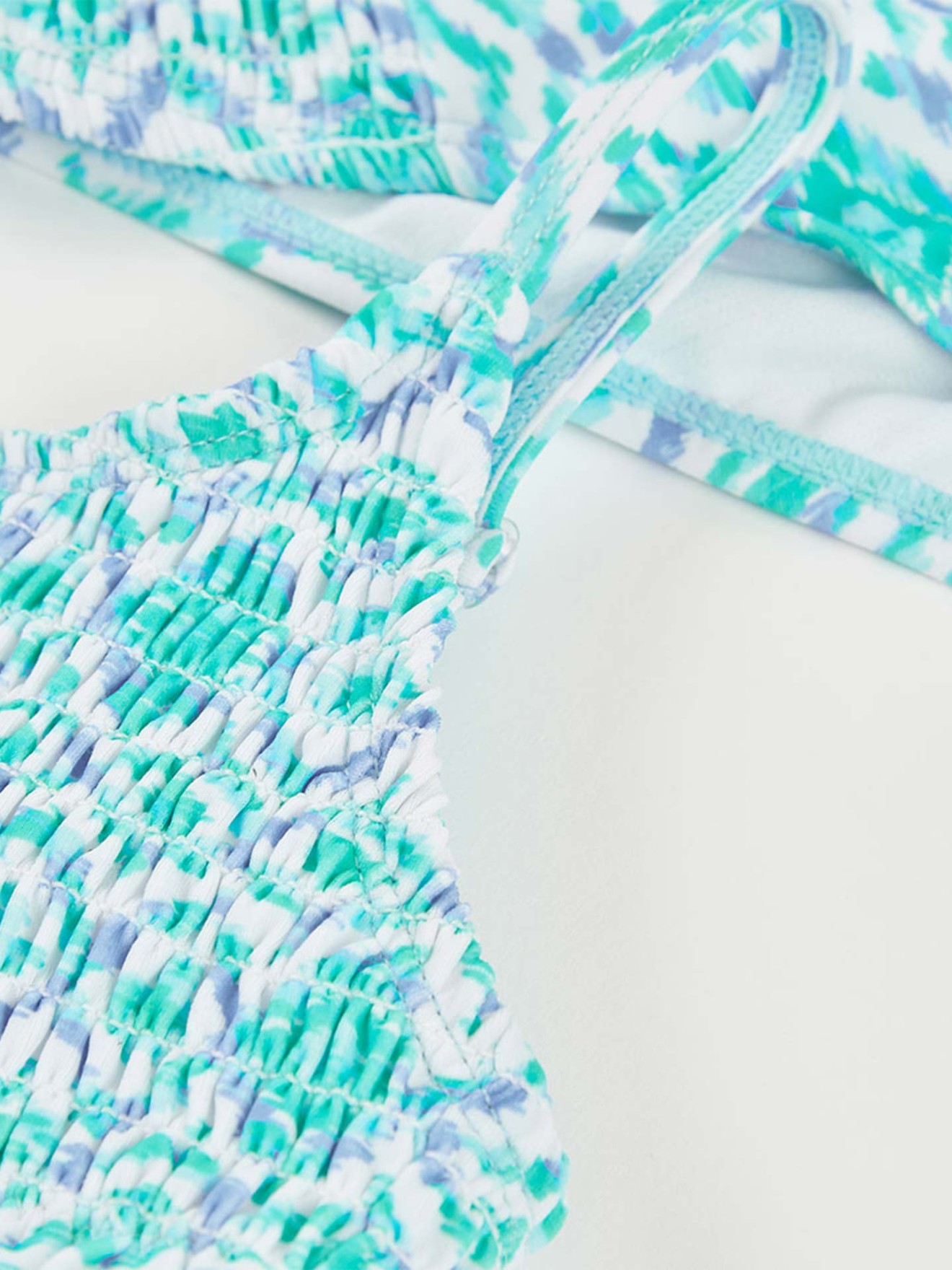 Biqu�ni com Padr�o Geom�trico