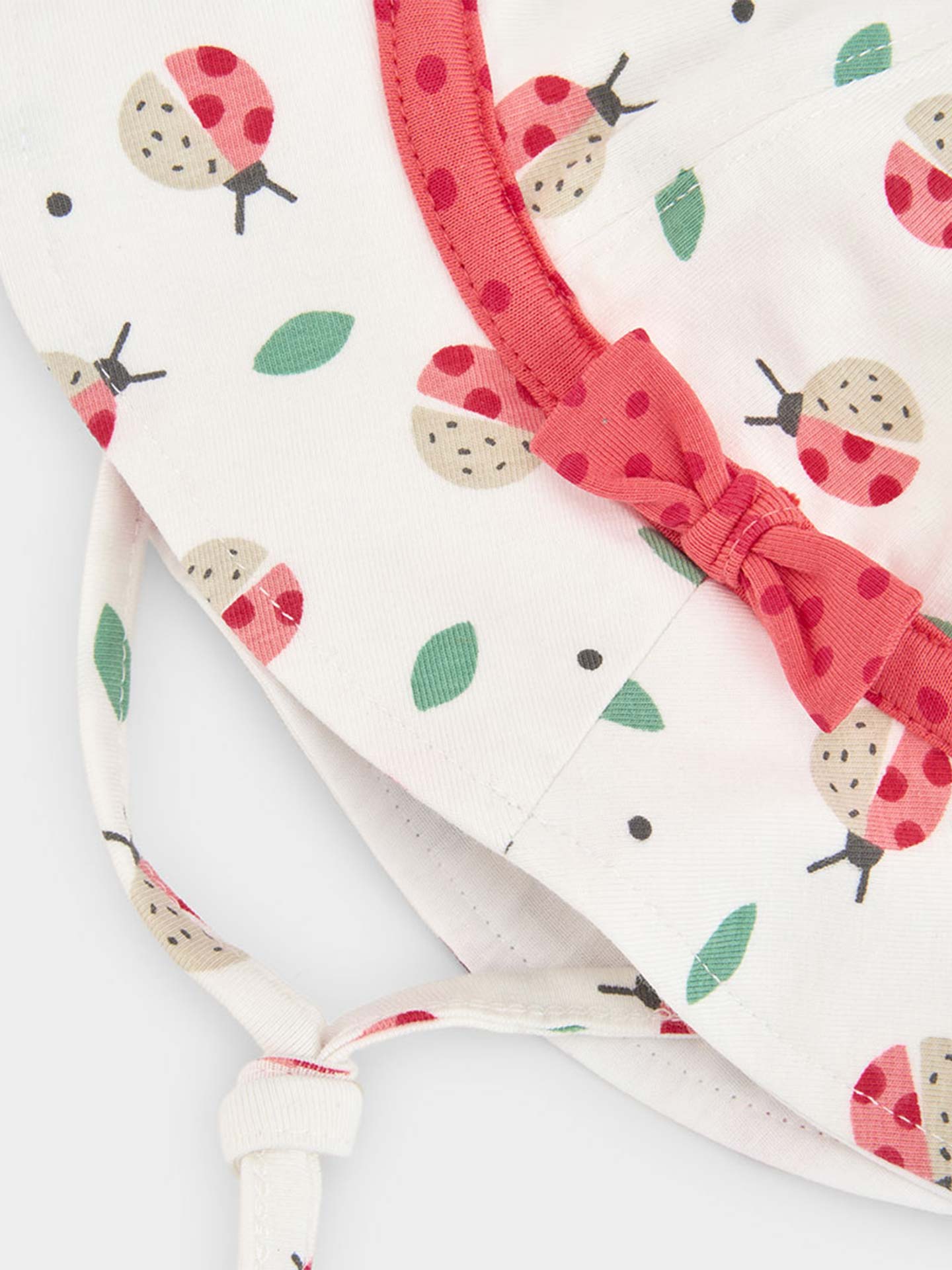 Chapéu com Estampado de Joaninhas