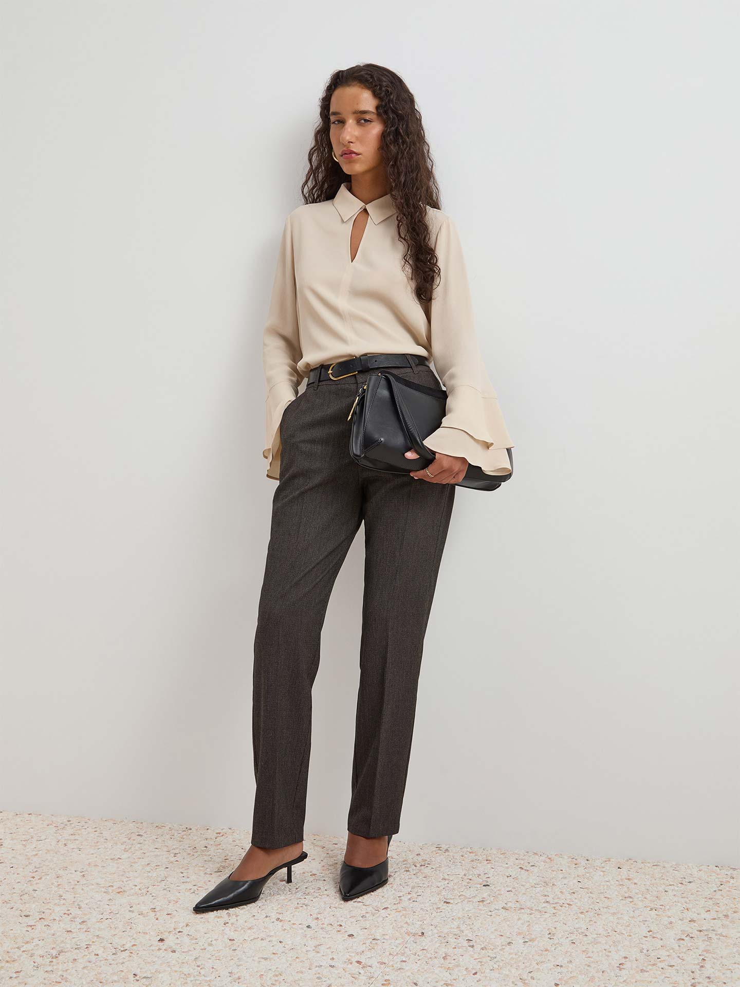 Calças Chino com Vinco Frontal