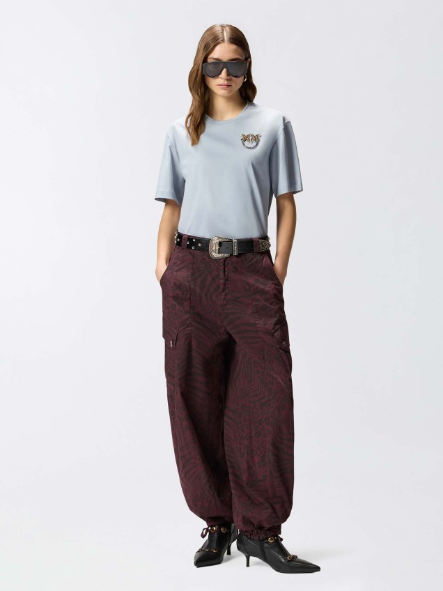 T-shirt com Logo de Pedraria