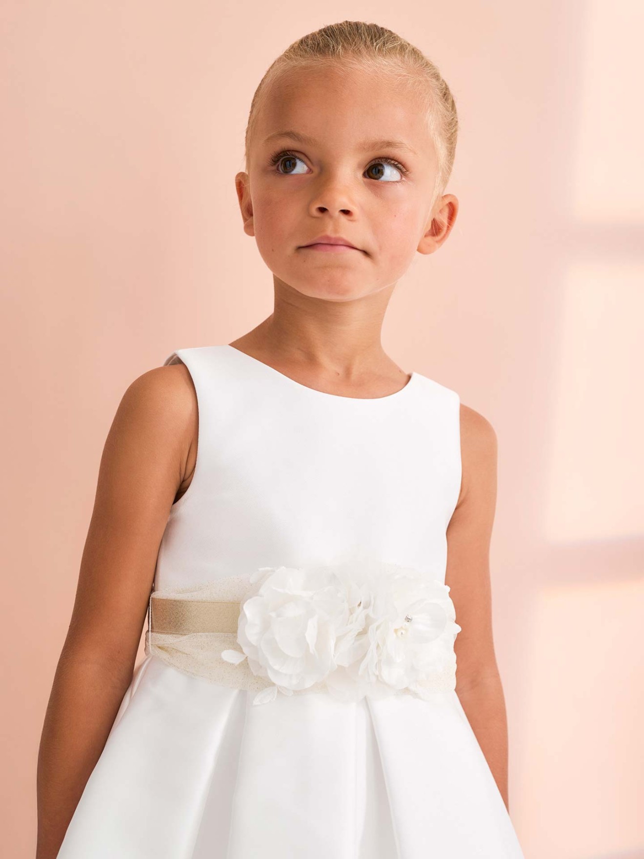 Vestido de Cerim�nia com Cinto de Flores e La�o