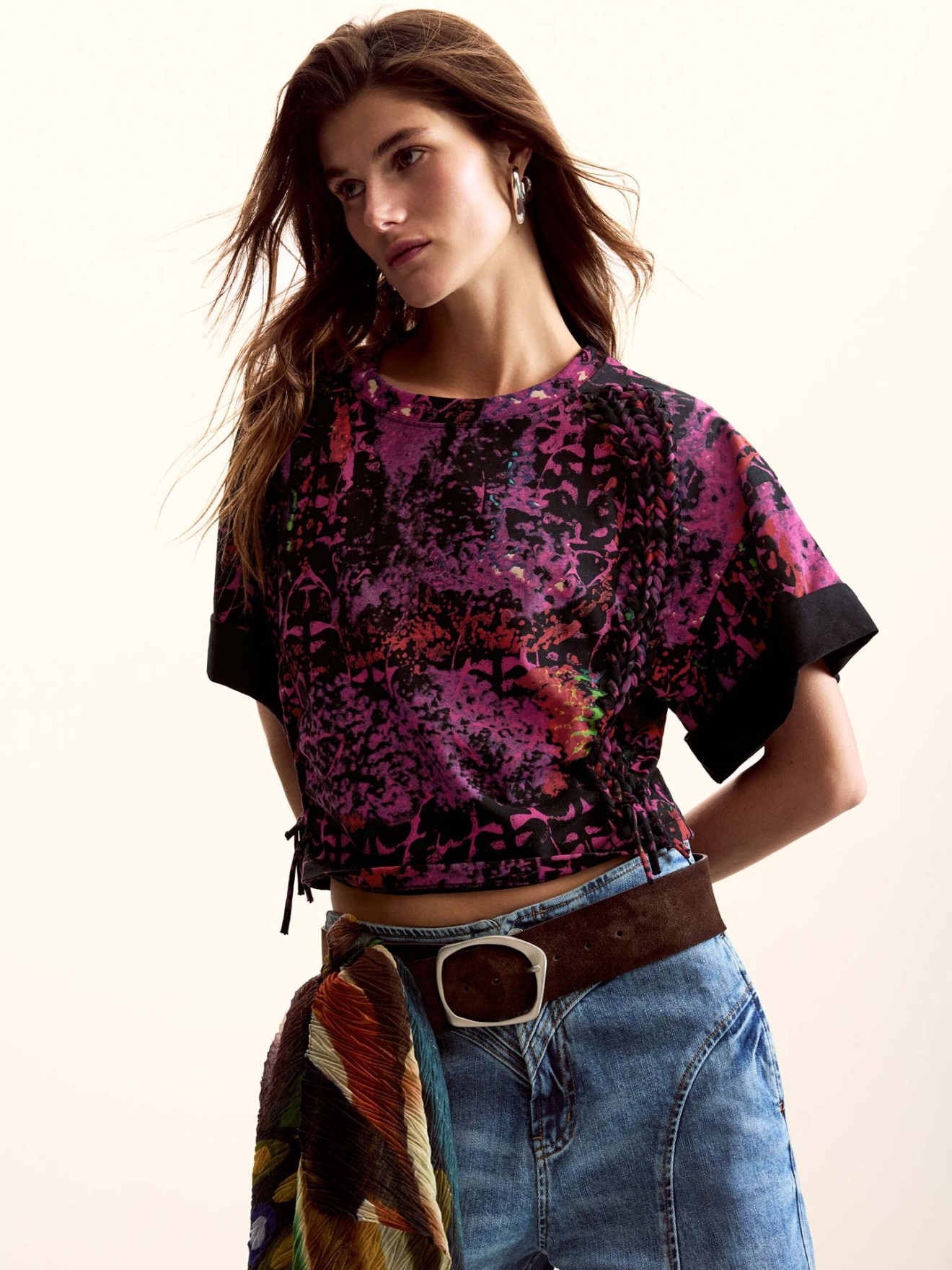 T-shirt com Estampado �tnico