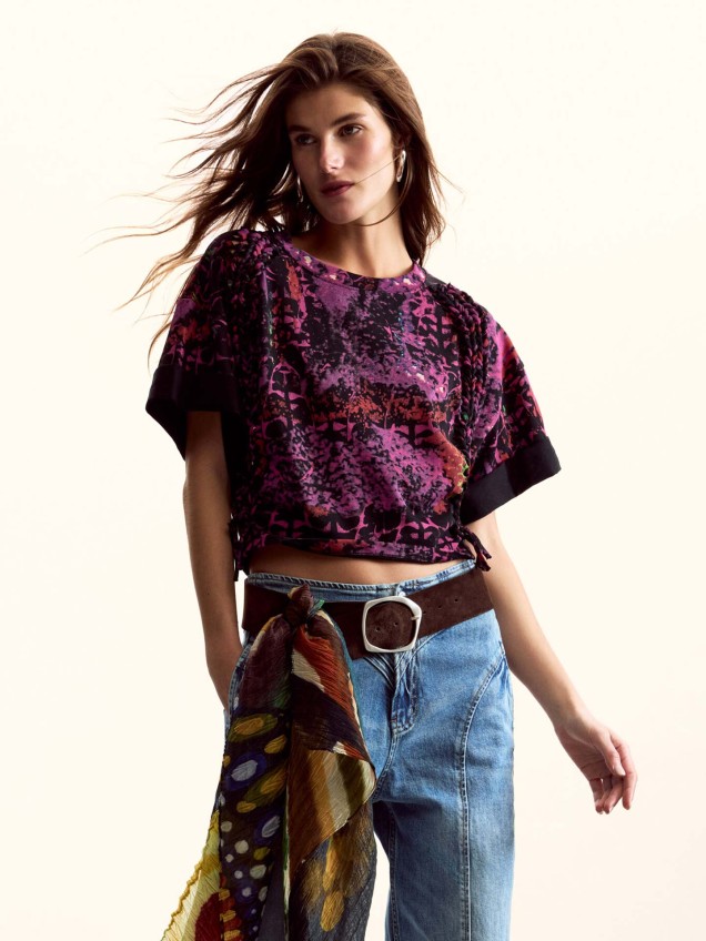 T-shirt com Estampado Étnico