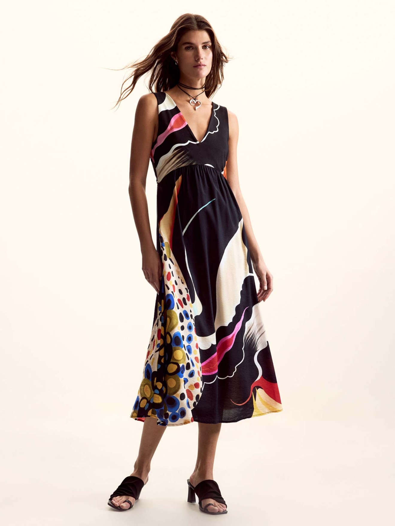 Vestido Midi com Decote em V