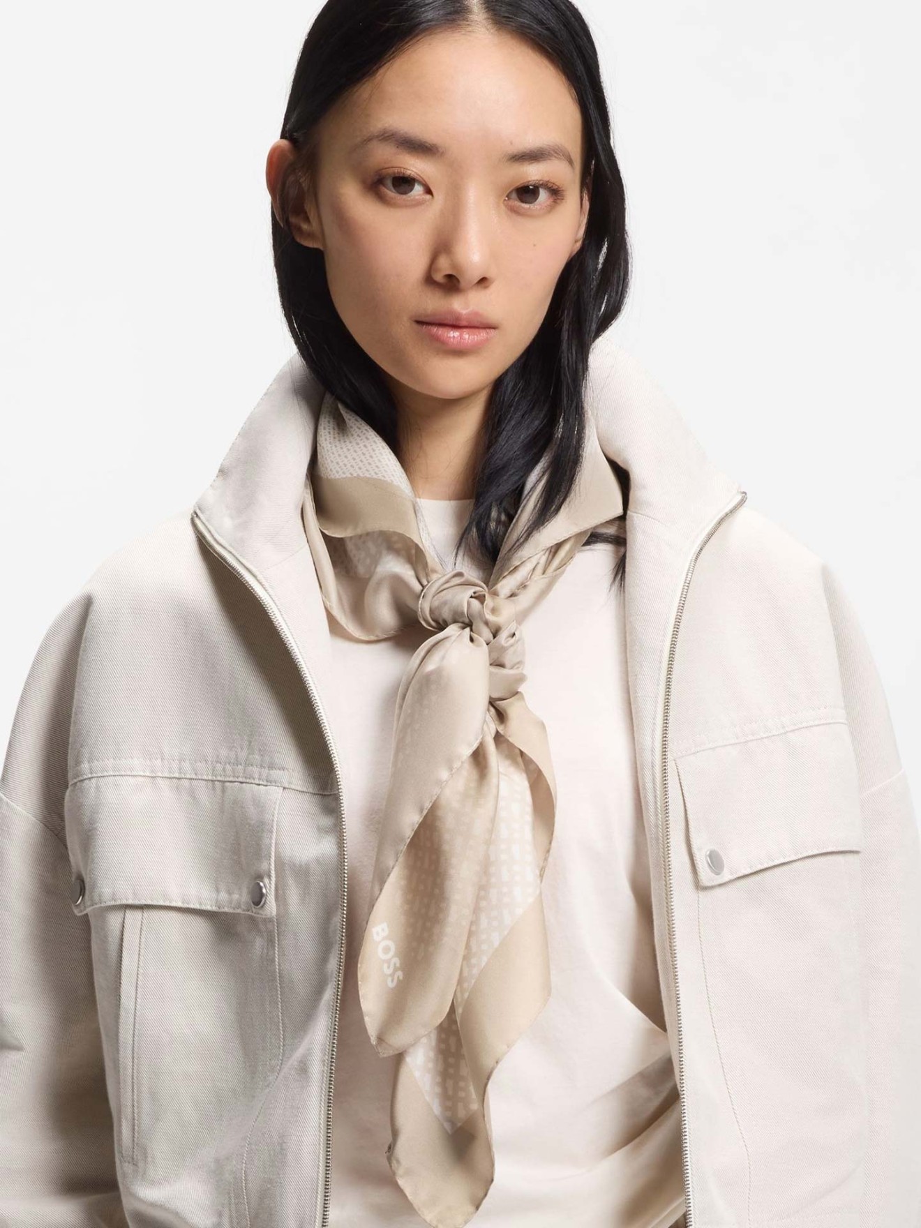 Len�o Quadrado em Twill de Seda