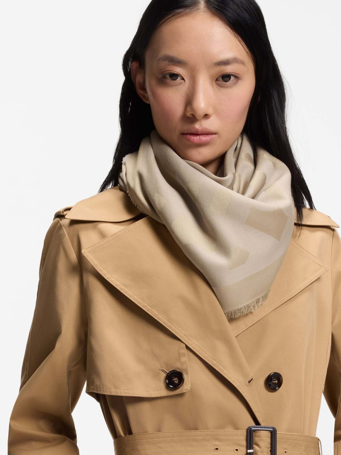 Echarpe com Monograma