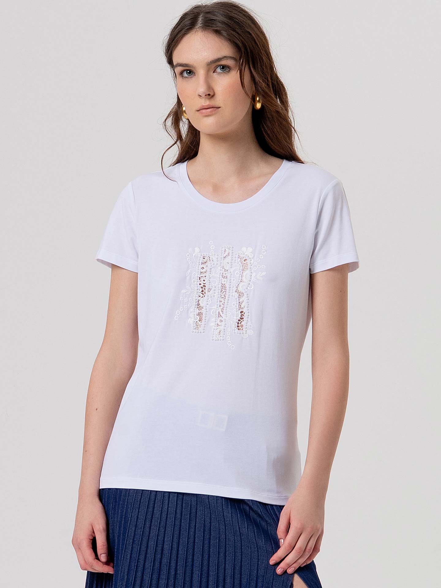 T-shirt com Logótipo em Aplicação de Renda