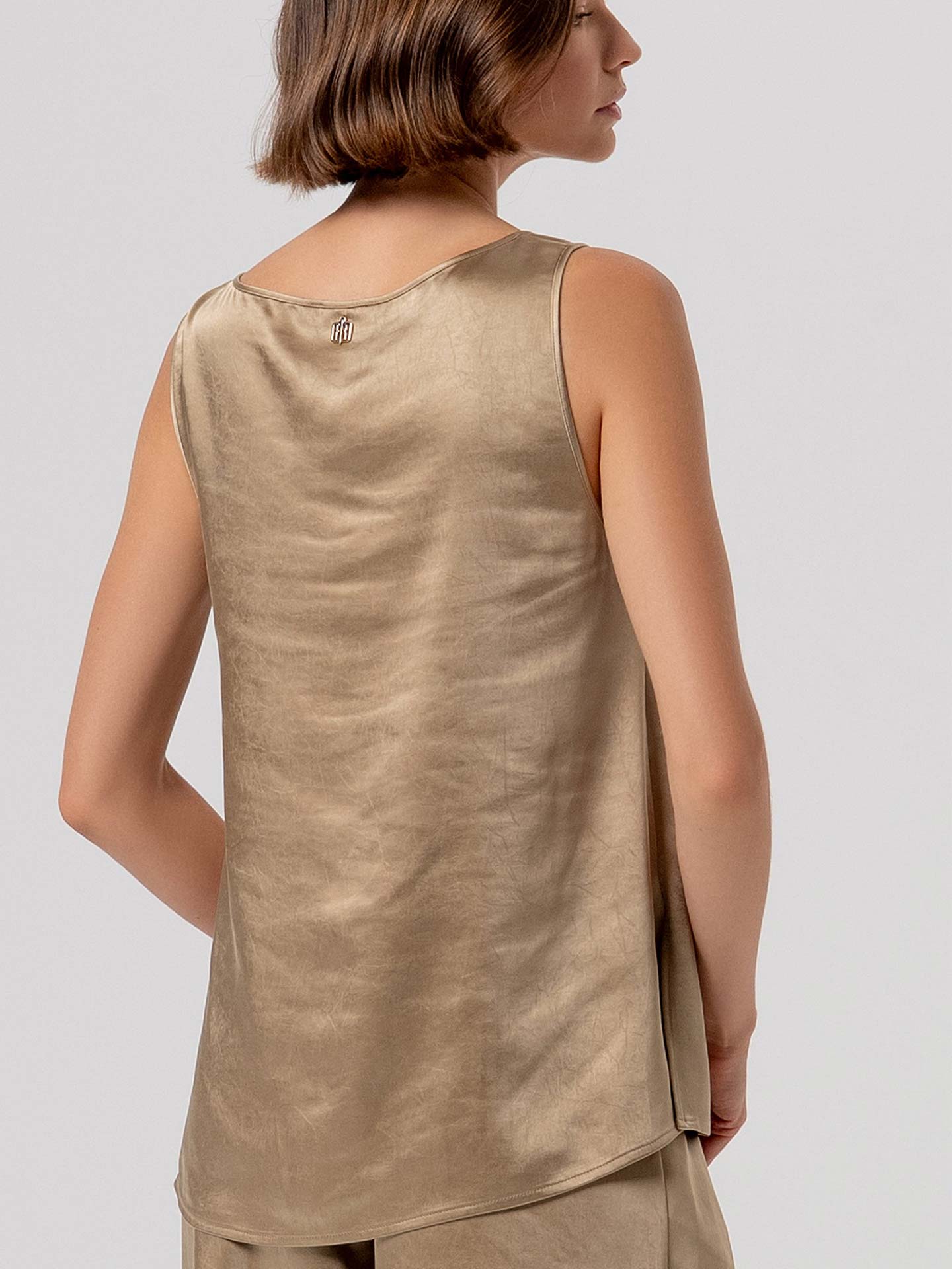 Top Acetinado com Botões