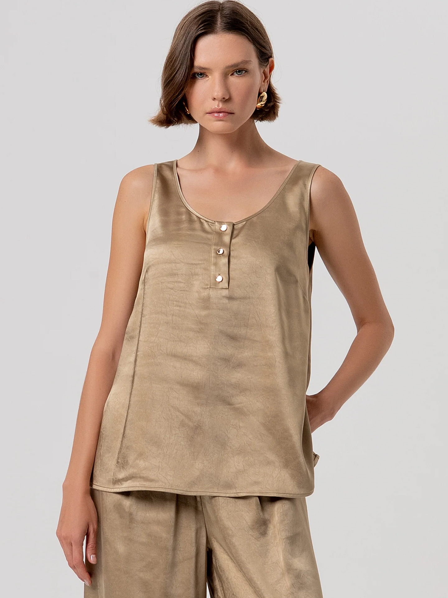 Top Acetinado com Botões