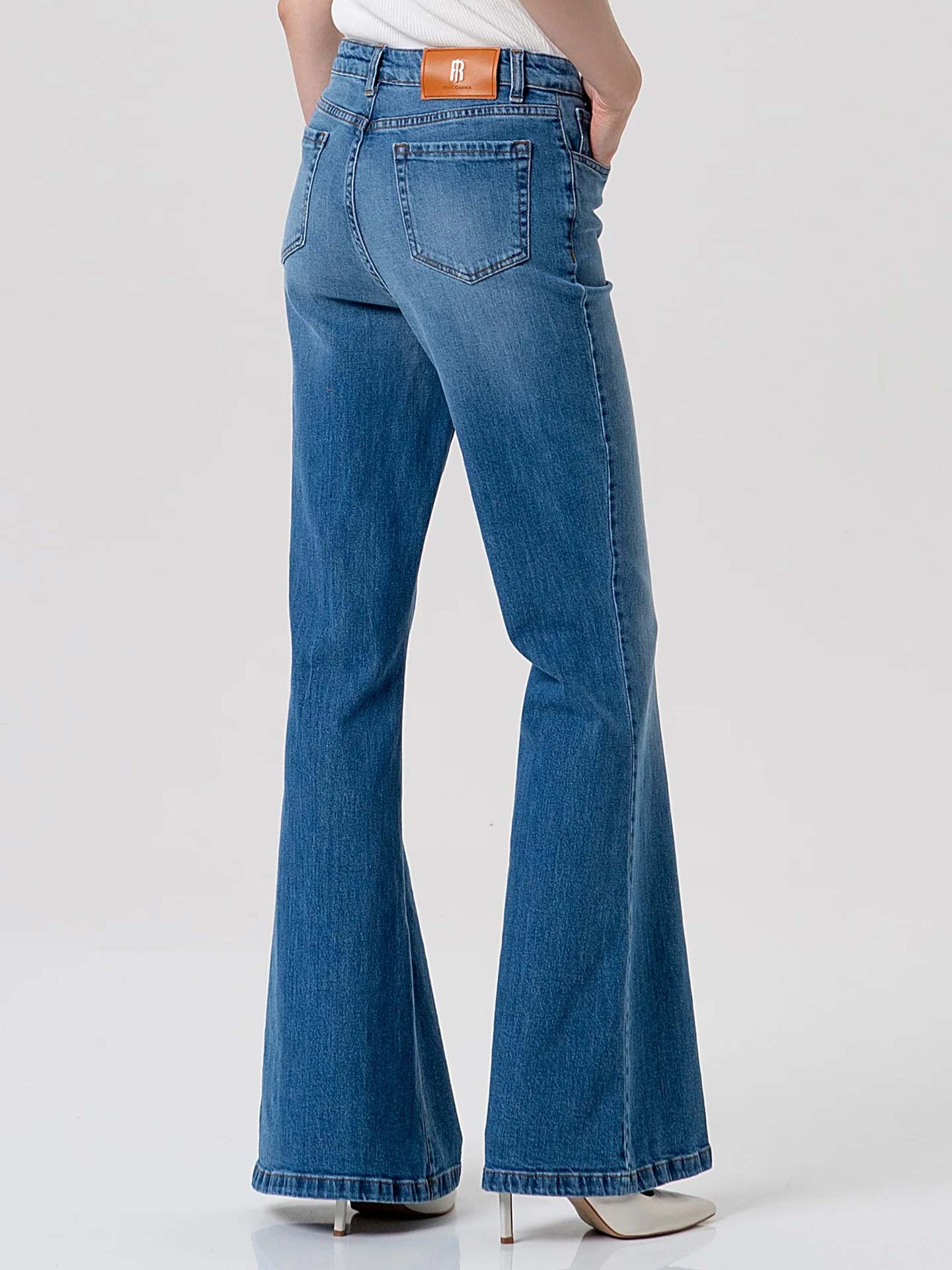 Calças de Ganga Flared de Cintura Subida