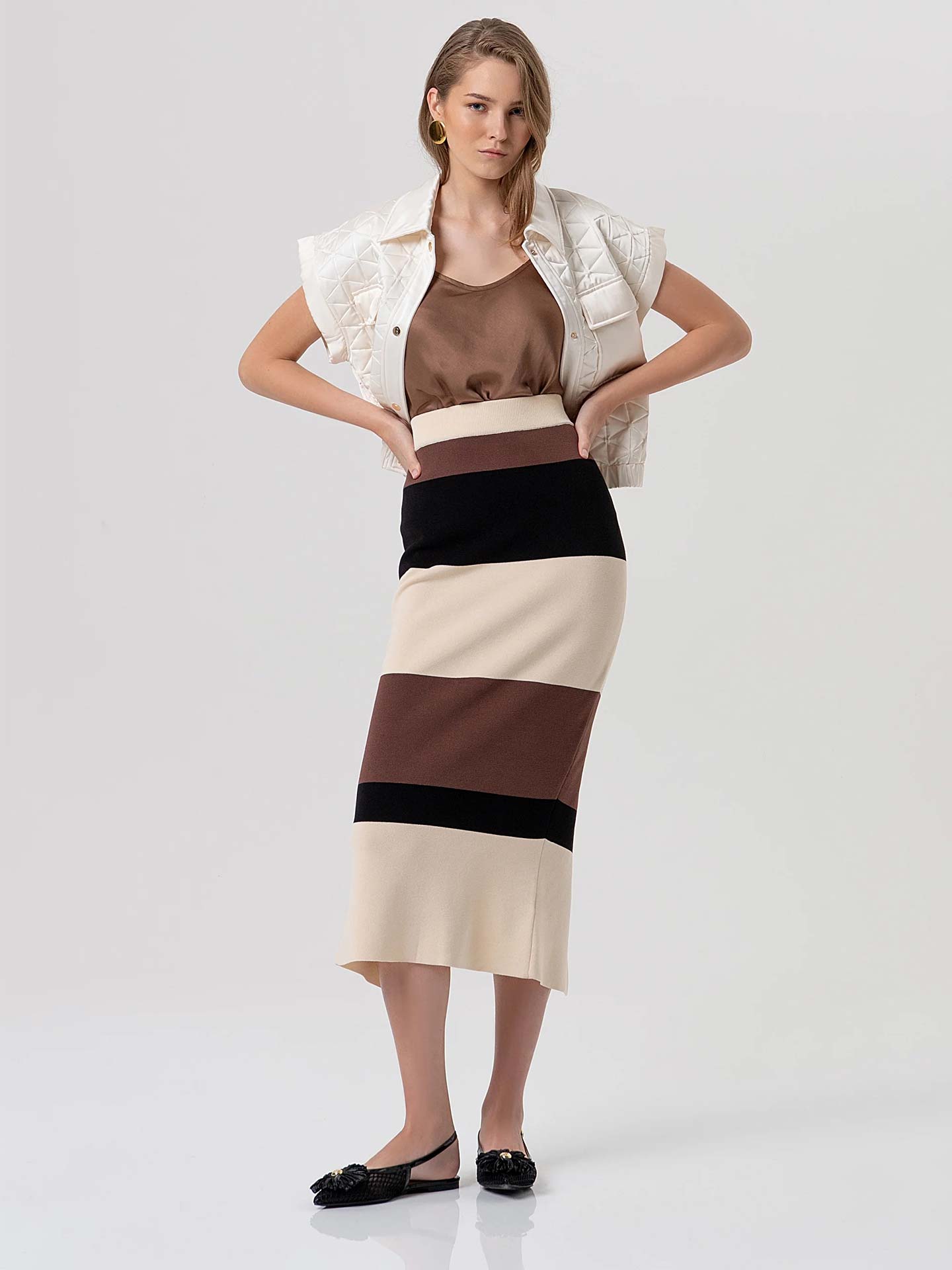 Colete Curto Acolchoado com Gola