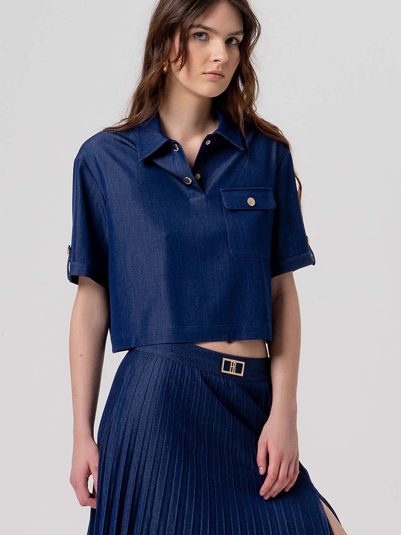 Saia Longa Plissada com Abertura Frontal