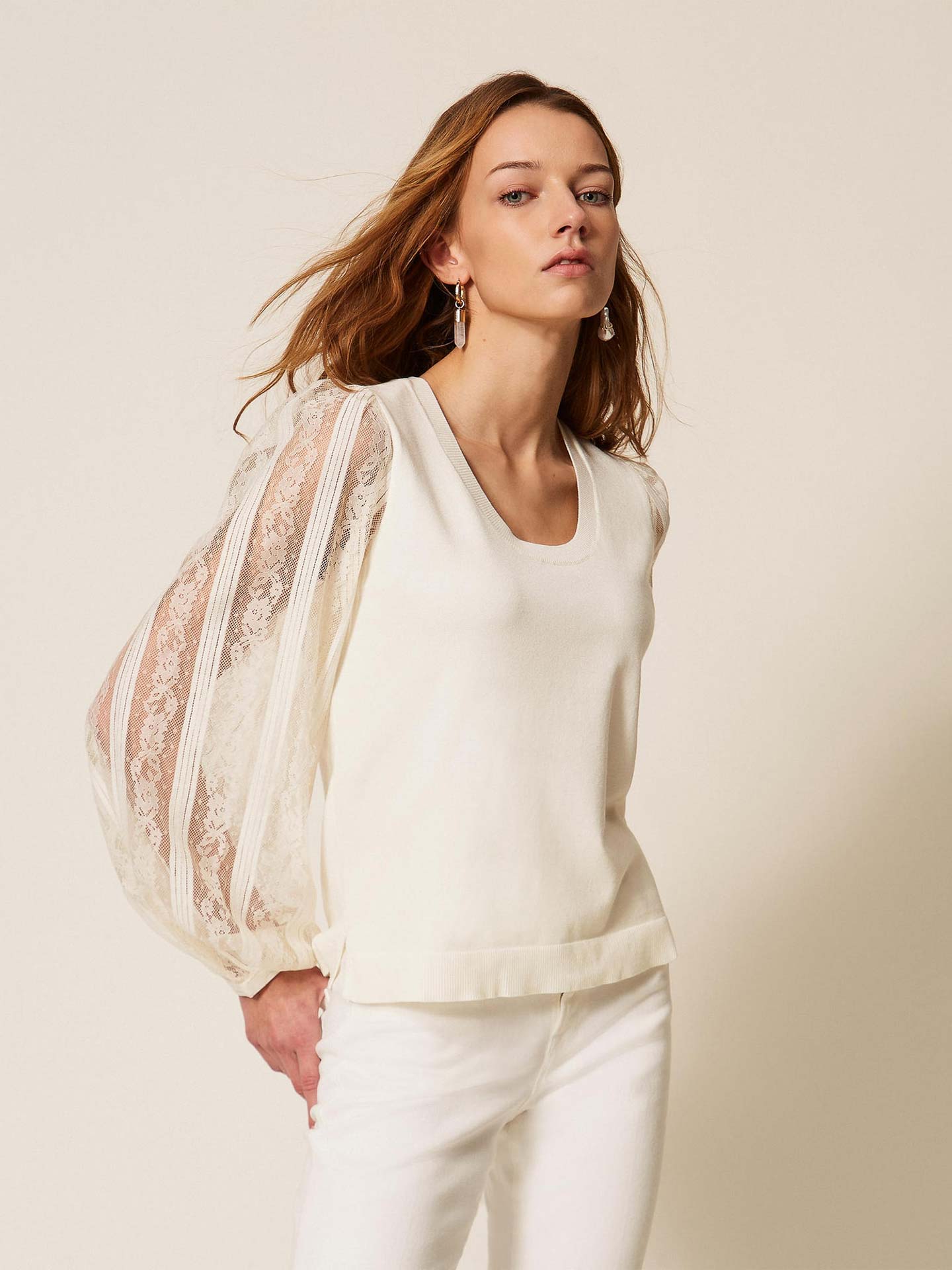 Camisola de Malha com Mangas Abalonadas em Renda