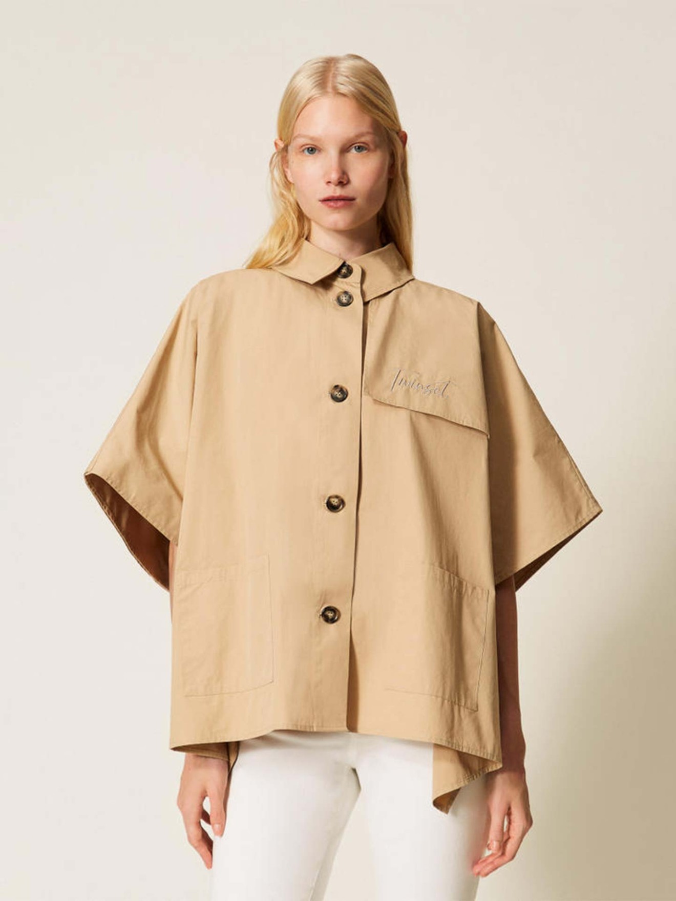 Capa Poncho Estilo Trench em Gabardine