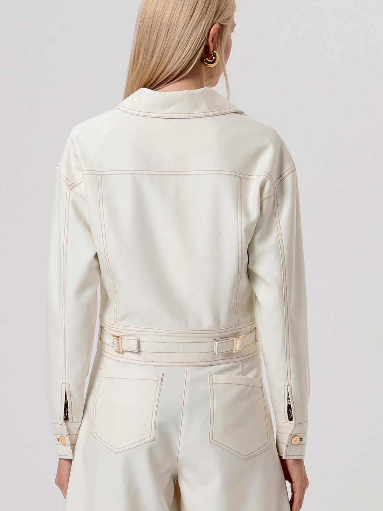 Blus�o Regular Fit com Pespontos em Contraste