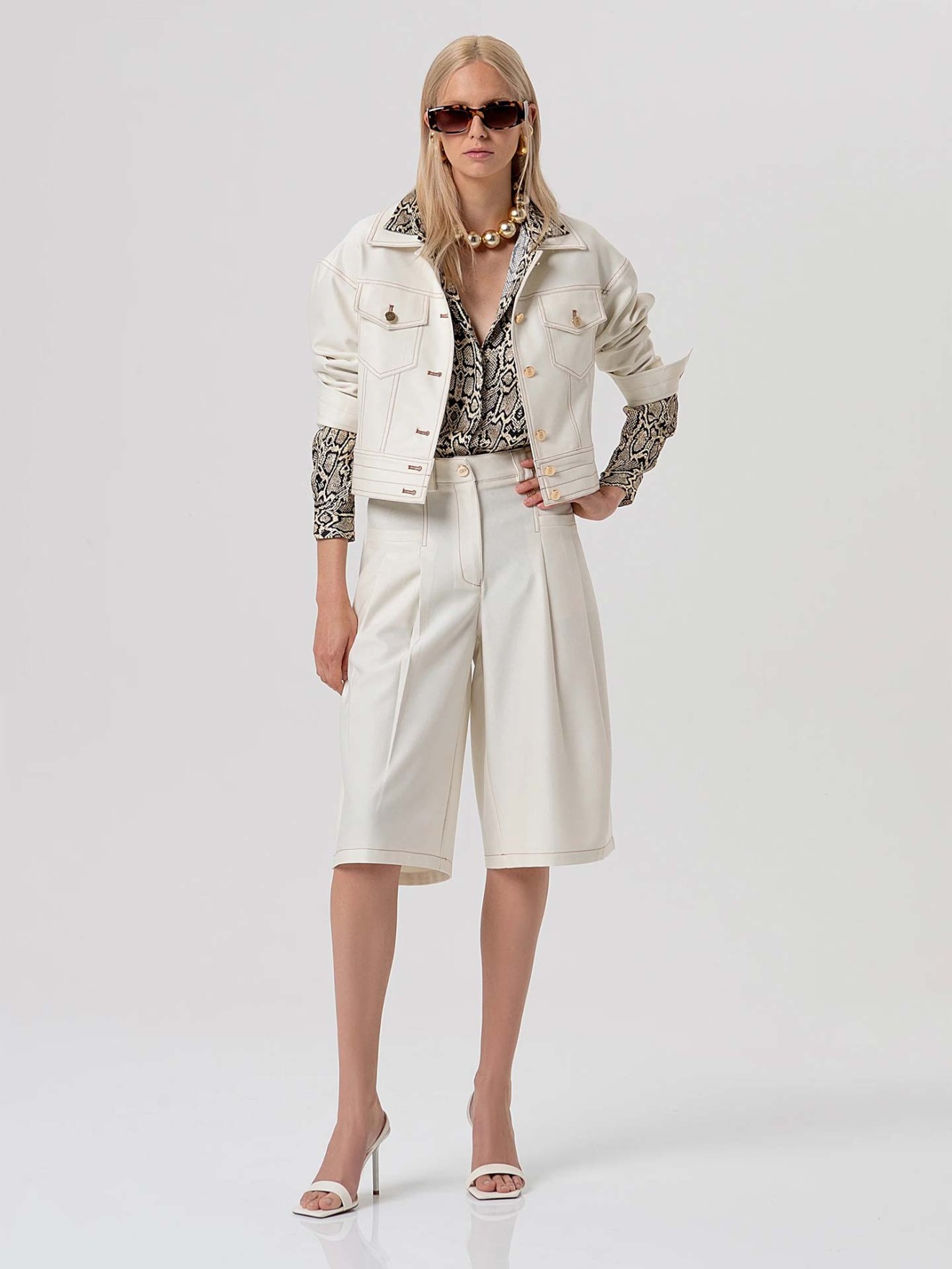 Blus�o Regular Fit com Pespontos em Contraste