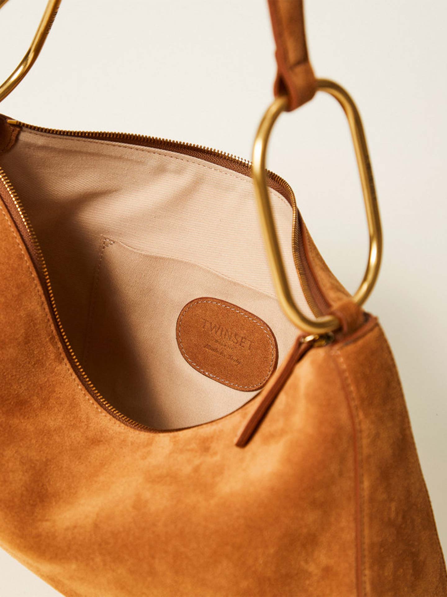 Mala de Ombro Hobo Liliane Média em Camurça