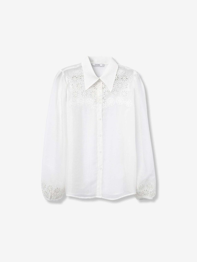 Camisa com Bordado Perfurado Floral