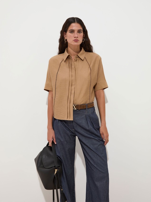 Blusa com Pespontos em Contraste