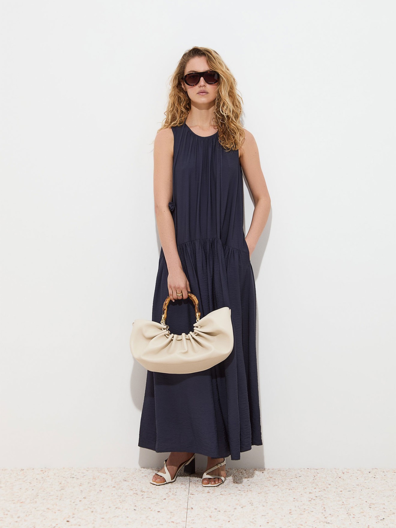 Vestido Comprido com Decote Franzido