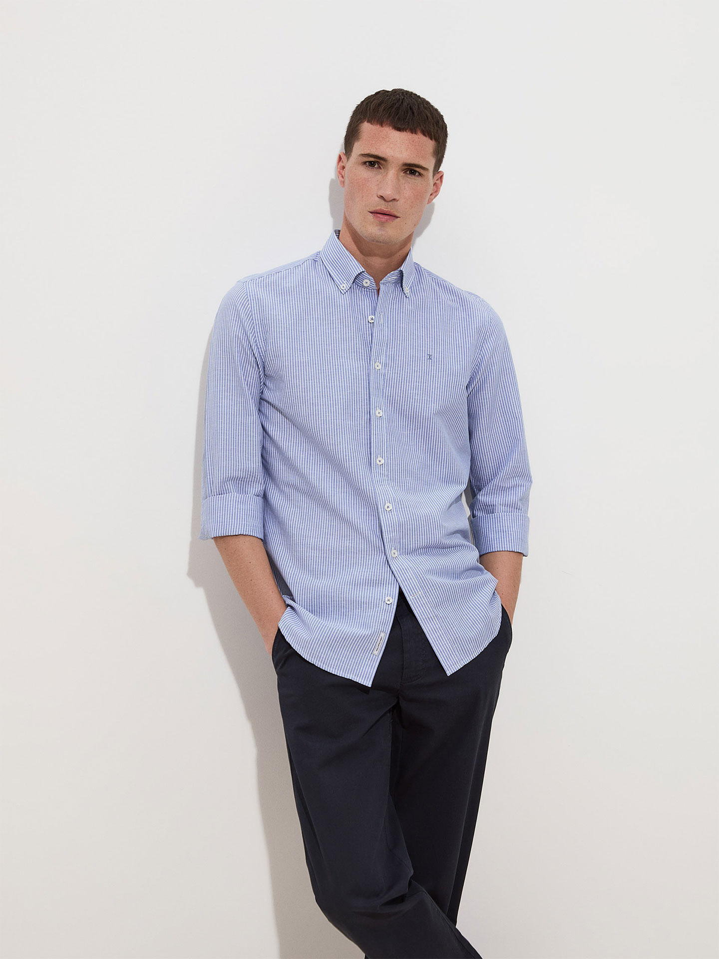 Camisa Slim Fit às Riscas
