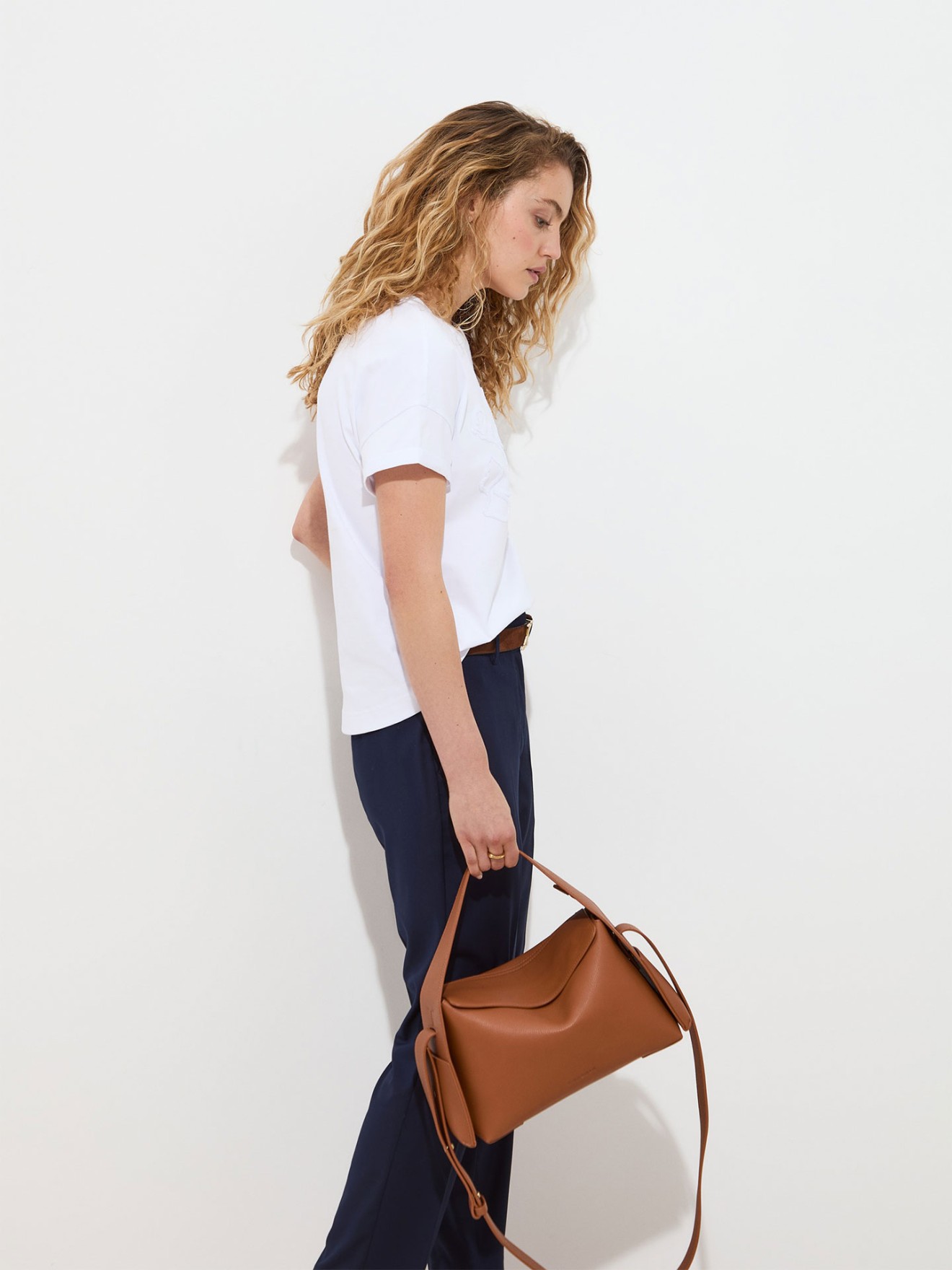 T-shirt com Bordado em Relevo