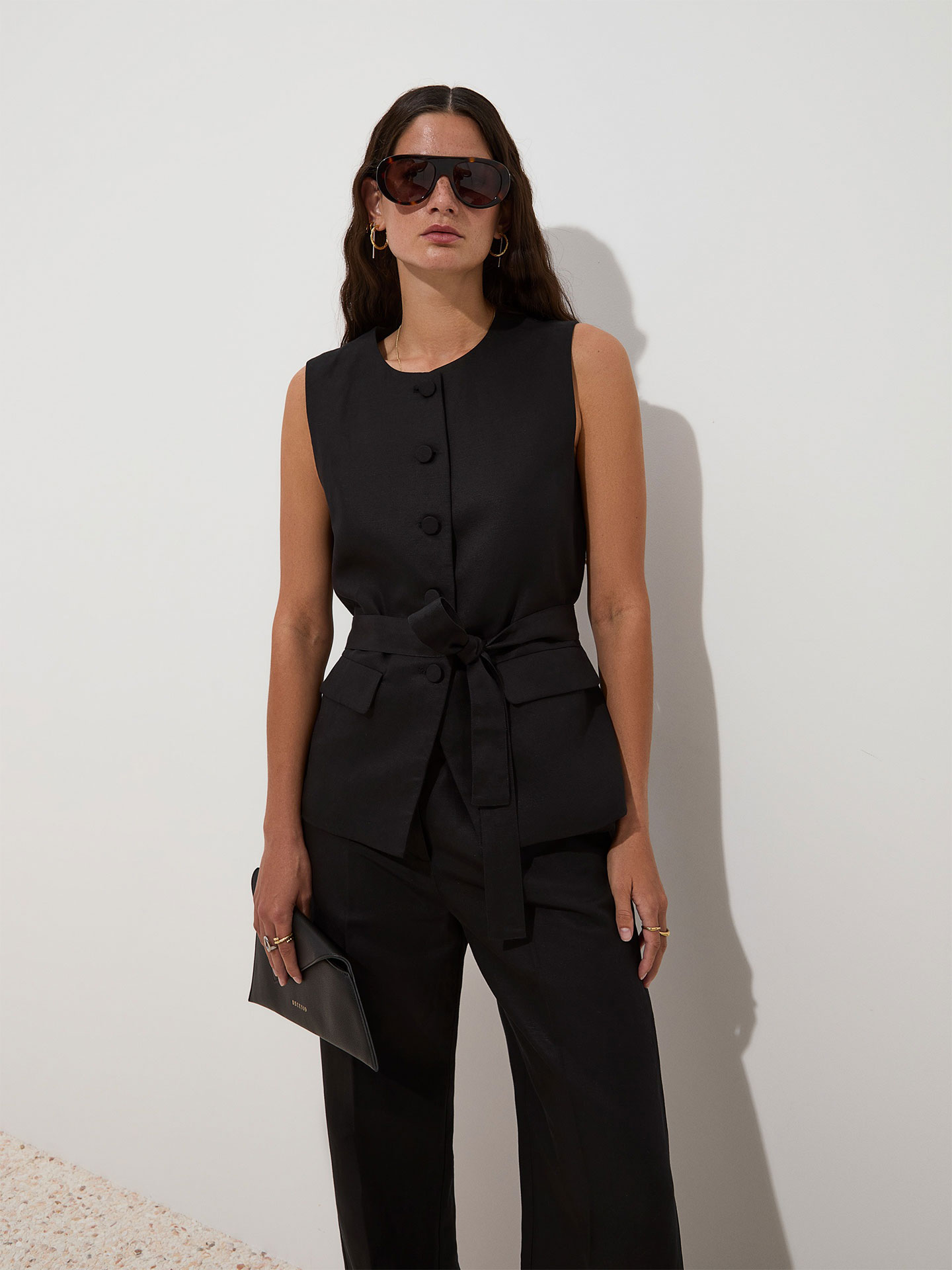 Colete de Botões com Cinto