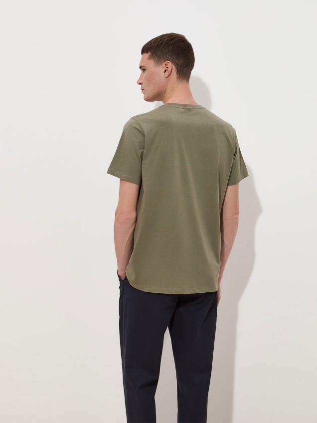 T-shirt com Relevo