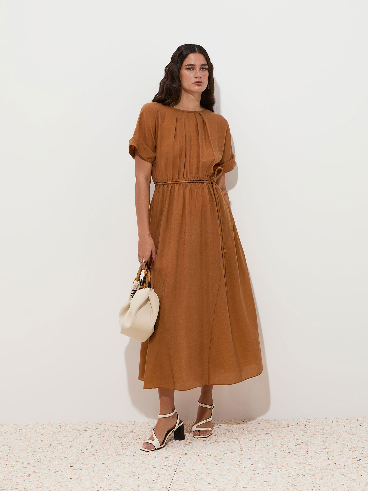 Vestido Comprido de Manga Morcego