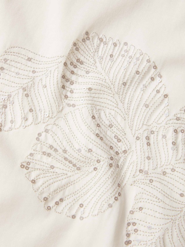 T-shirt com Bordado de Folhas e Lantejoulas