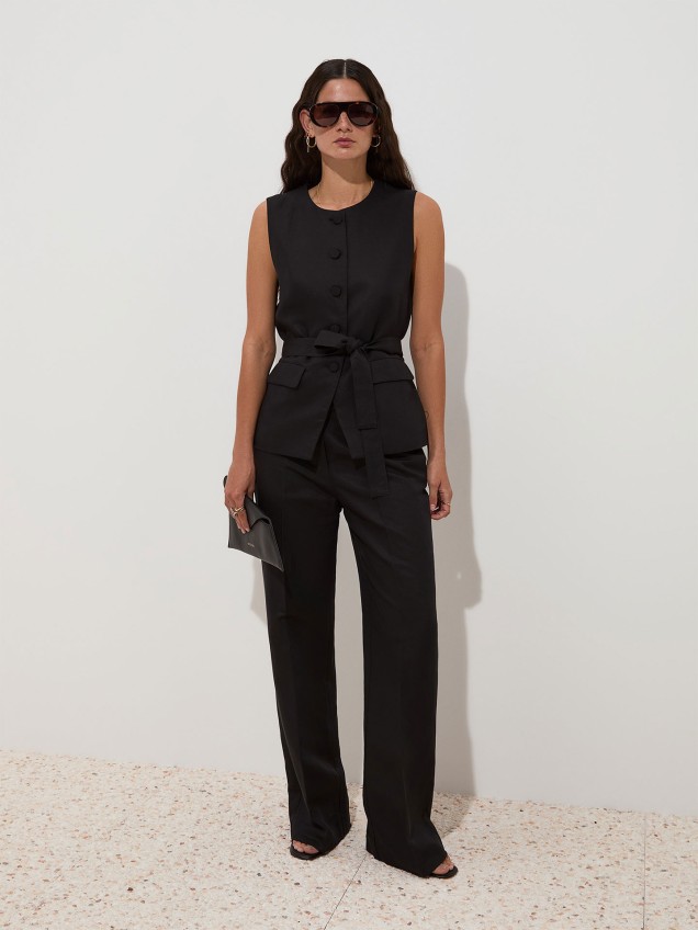 Colete de Botões com Cinto