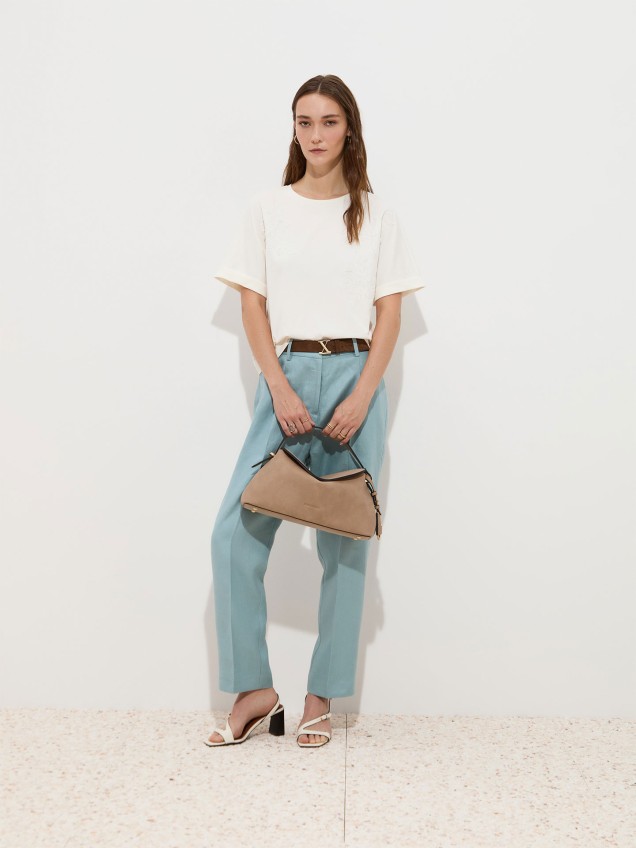 T-shirt com Bordado Floral e Missangas