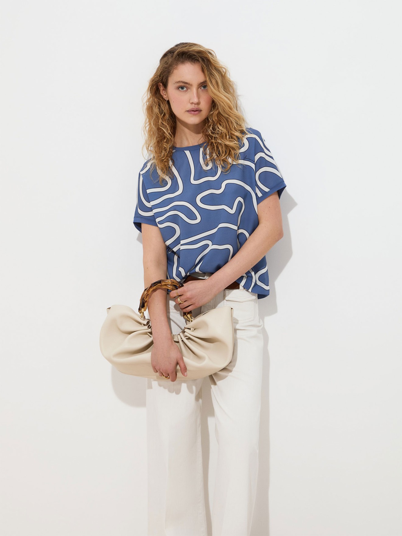 T-shirt com Estampado Geom�trico