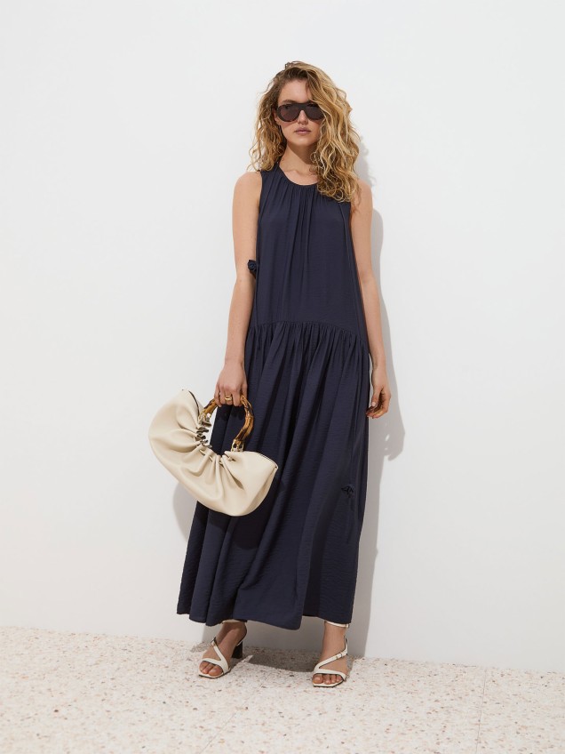 Vestido Comprido com Decote Franzido