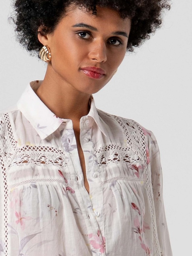 Camisa de Corte Regular com Padrão Floral