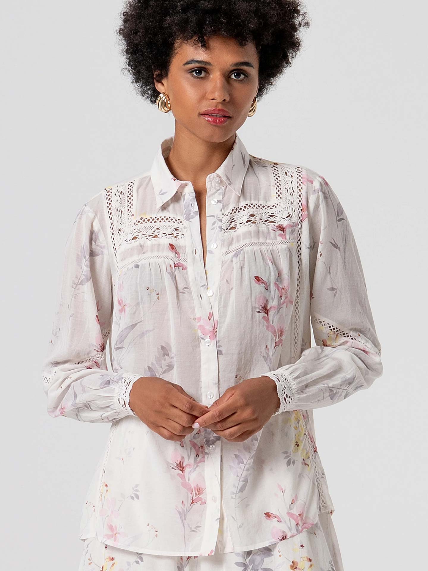 Camisa de Corte Regular com Padrão Floral
