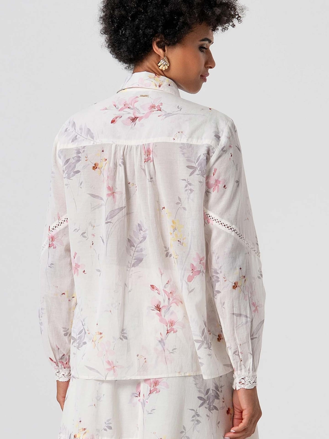 Camisa de Corte Regular com Padr�o Floral